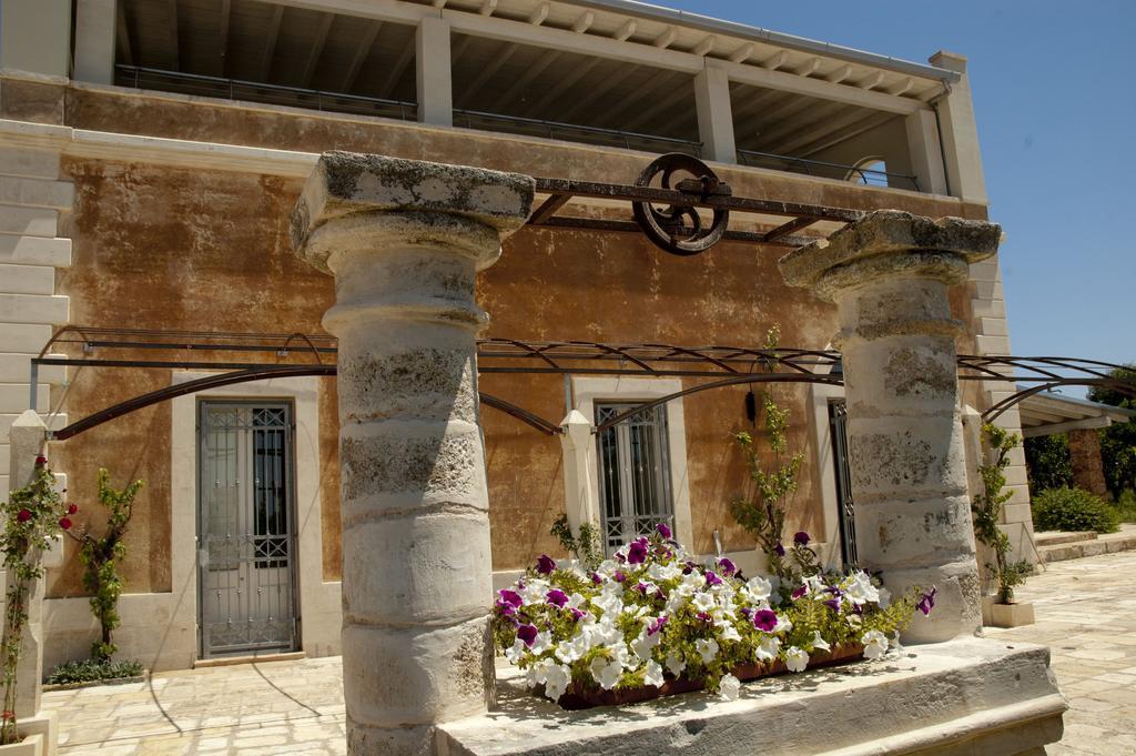 Agriturismo Li Calizzi Arte E Natura Novoli エクステリア 写真